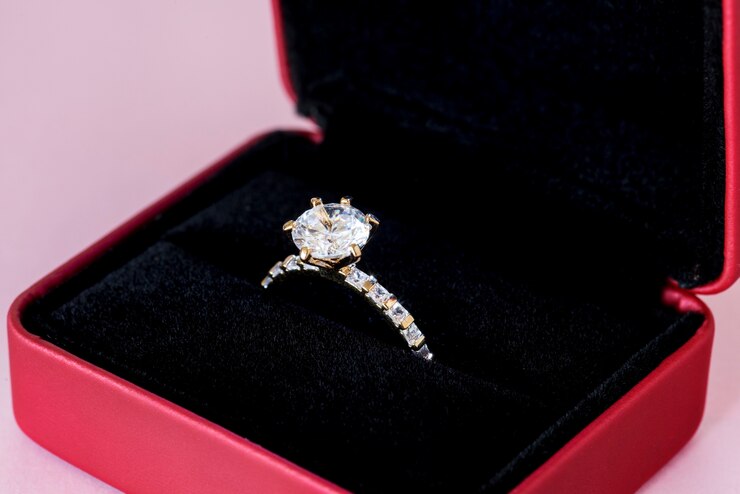 Vedhika Floral Ring